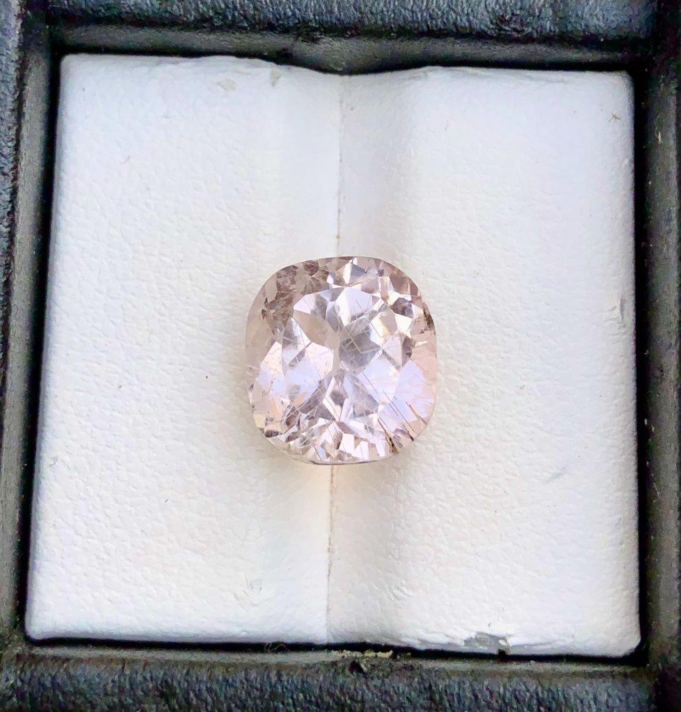 7.40 Carats Golden Peach Triphane Var Kunzite Loose Gemstone - 11X10X9 mm: 7.40 Carats Golden Peach Triphane Var Kunzite Loose Gemstone - 11X10X9 mmShipping: