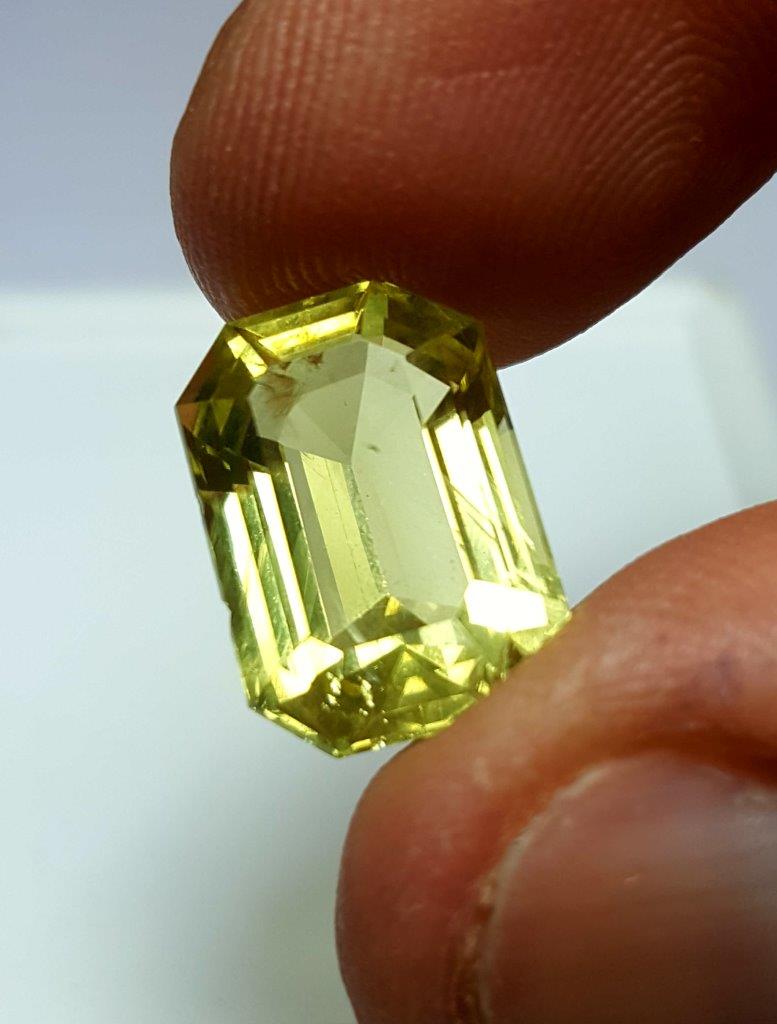 7.15 Carats Yellow Lemon Quartz: 7.15 Carats Yellow Lemon Quartz - 14X10X8 mm Shipping: