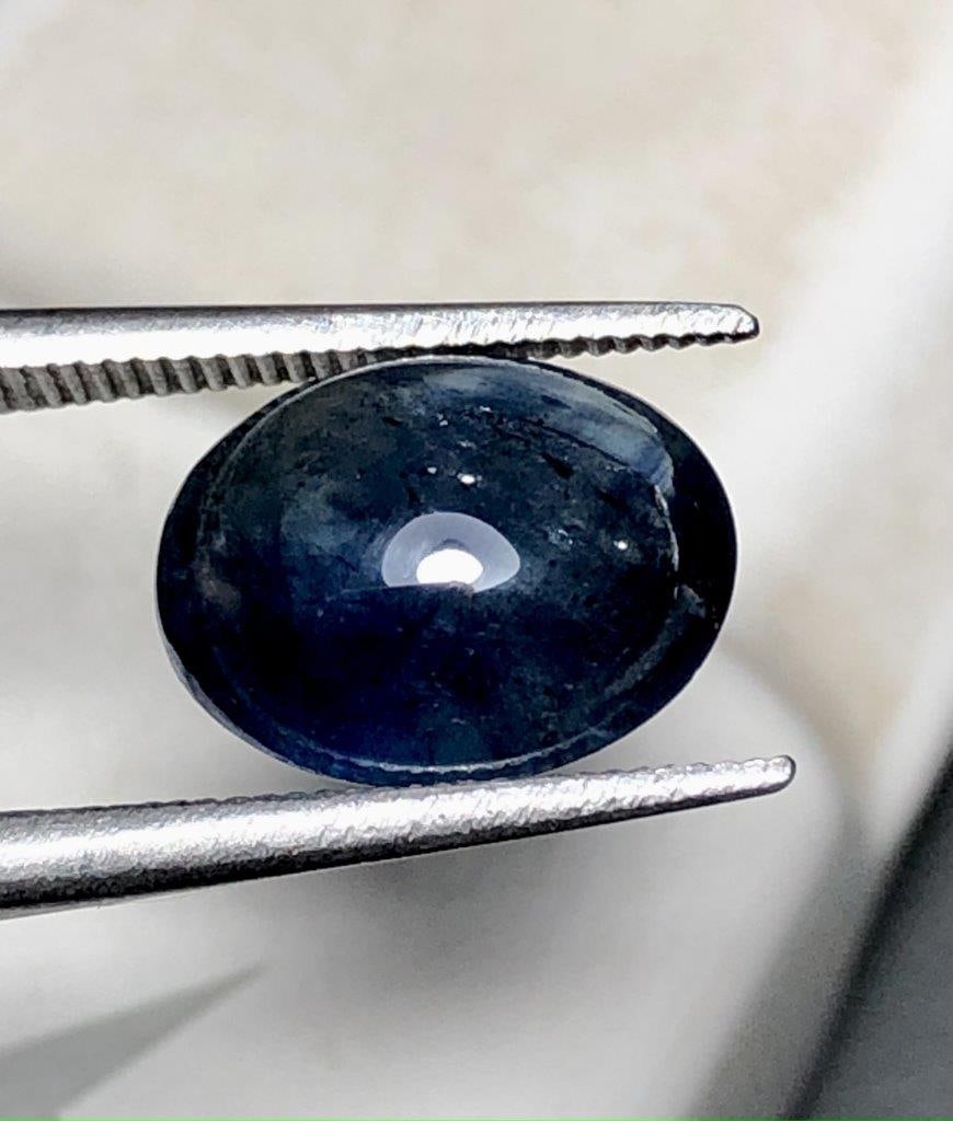 Blue Sapphire Cab - 4.30 Carats - 10X7X5 mm (1 of 5)