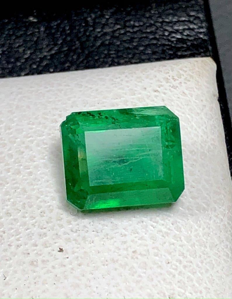 1.85 Carats Very Fine Quality Natural Emerald - 8X7X4 mm: 1.85 Carats Very Fine Quality Natural Emerald - 8X7X4 mm Shipping: