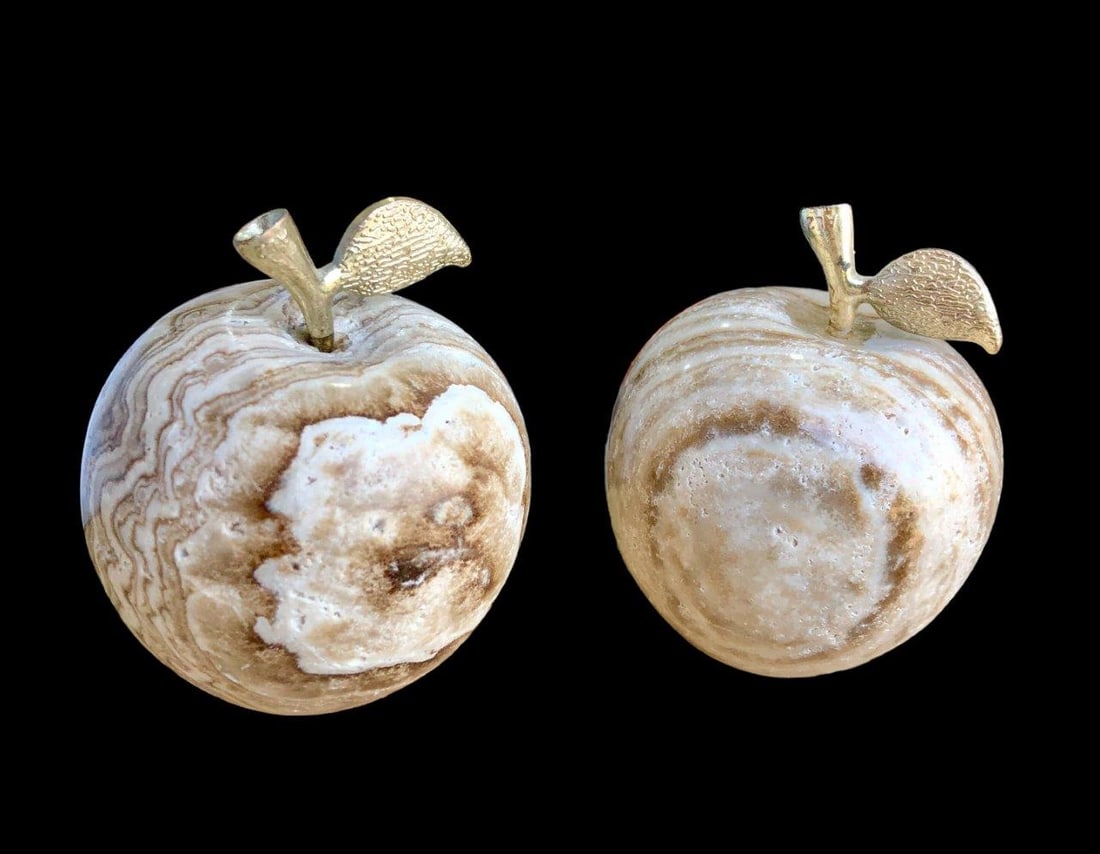 Choclate Calcite Twin apples 335 Grams (1 of 2)