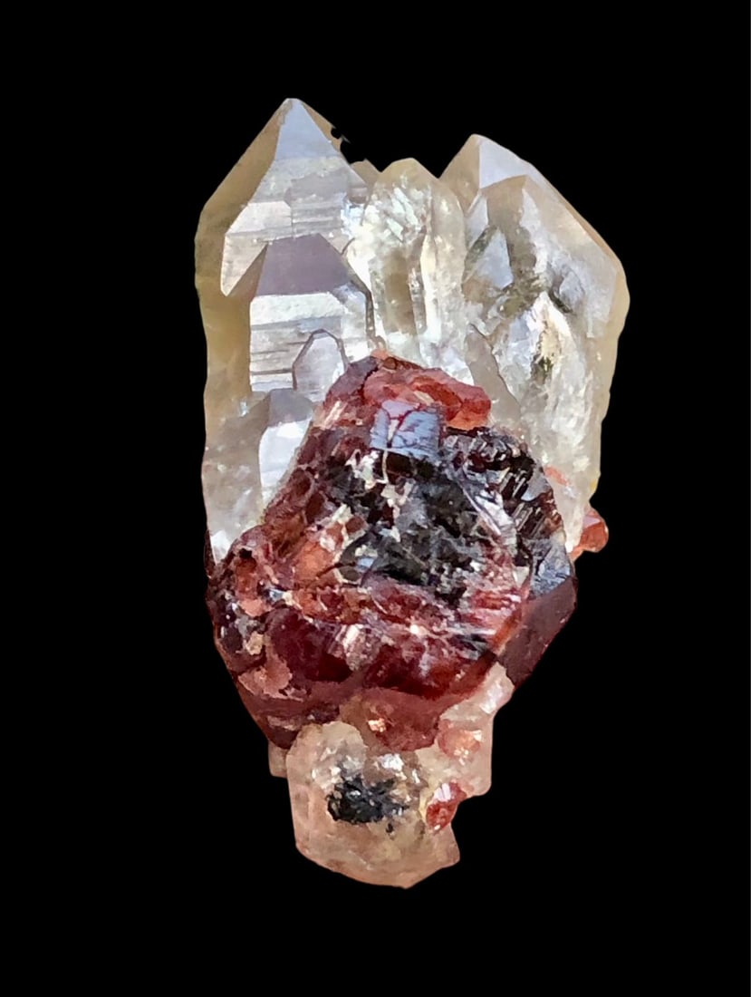 Pretty Garnet With Quartz Mineral - 6 grams  -  26X17X16 mm (1 of 5)