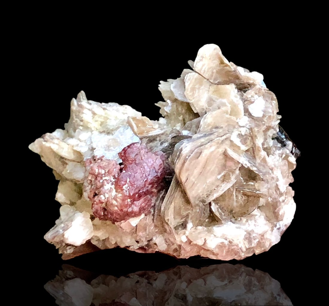 Garnet With Mica Specimen - 45 grams - 46X40X32 mm: Garnet With Mica Specimen - 45 grams - 46X40X32 mm Shipping Rate: $20.00 .shipping rates are determined by Parcel weight and destination.Combined shipping: We offer combine shipping on multiple items 