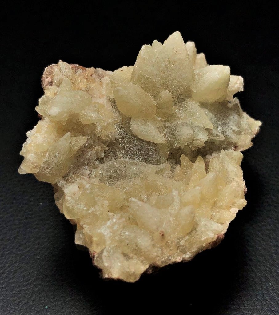 Undamaged Dogtooth Calcite From Pakistan - 100 Grams: Undamaged Dogtooth Calcite From Pakistan - 100 Grams - 83X66X30 mmShipping Rate: $23.00 .shipping rates are determined by Parcel weight and destination.Combined shipping: We offer combine shipping on 