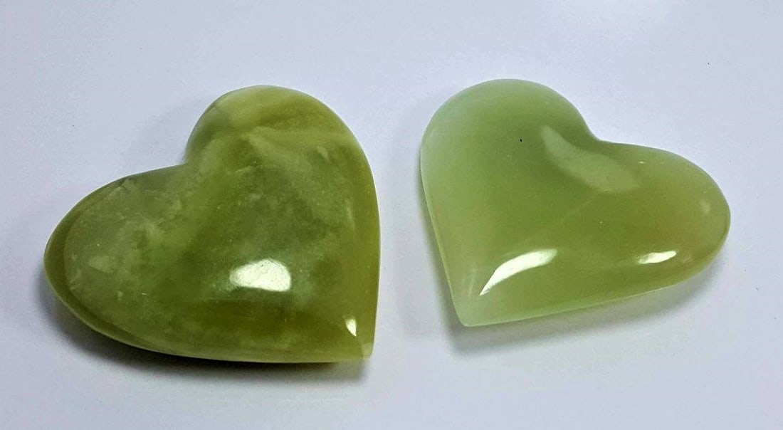 135 Grams Paird Onyx Hearts: 135 Grams Paird Onyx Hearts - Natural HealingShipping Rate: $23.00 .shipping rates are determined by Parcel weight and destination.Combined shipping: We offer combine shipping on multiple items purcha