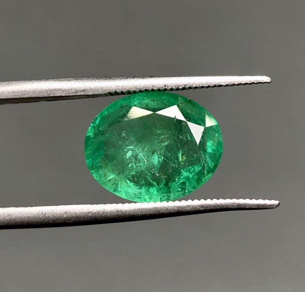 Zambian Emerald Oval Shape Gemstone - 2.90 Carats - 11X9X4 mm (1 of 5)