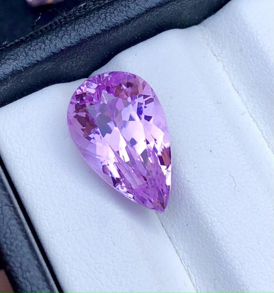 11.20 Carats Pear Shape Pink Kunzite Gemstone - 17X11X10 mm (1 of 5)