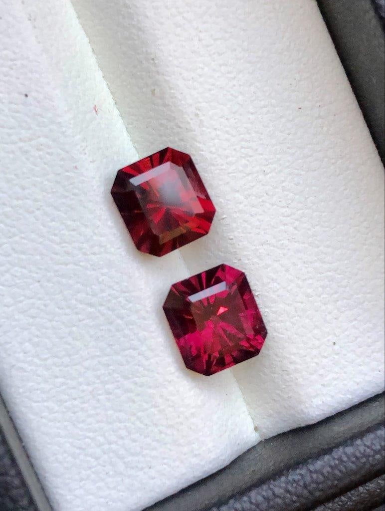4.35 Carats Natural Paired Rhodolite Garnet Gemstones: 4.35 Carats Natural Paired Rhodolite Garnet Gemstones Shipping: