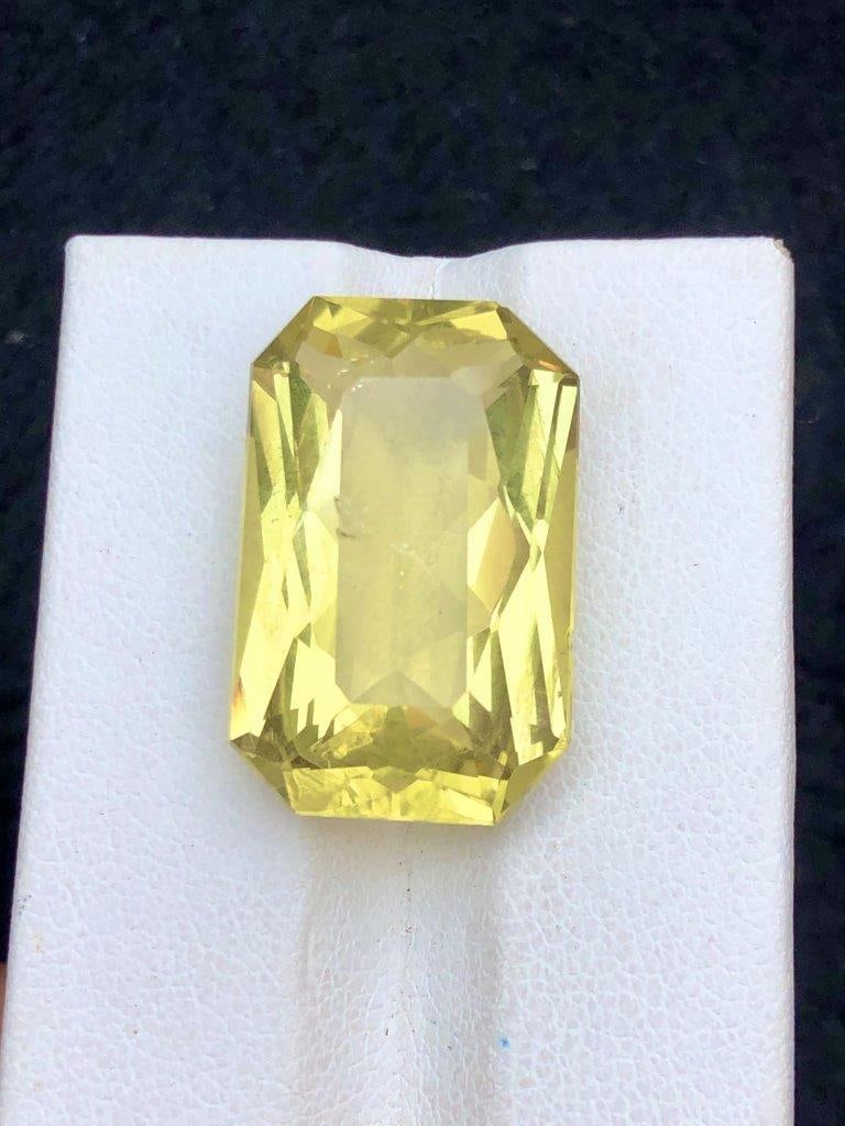 21.65 carats NATURAL LEMON QUARTZ 23X15X9 mm: 21.65 carats NATURAL LEMON QUARTZ 23X15X9 mm Shipping: