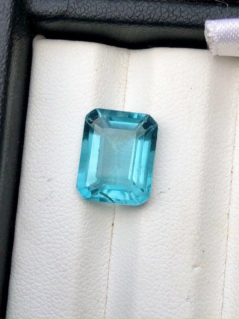 Beautiful Fluorite Gemstone Rare Colour - 6.55 Carats - 13X5X4 mm (1 of 4)