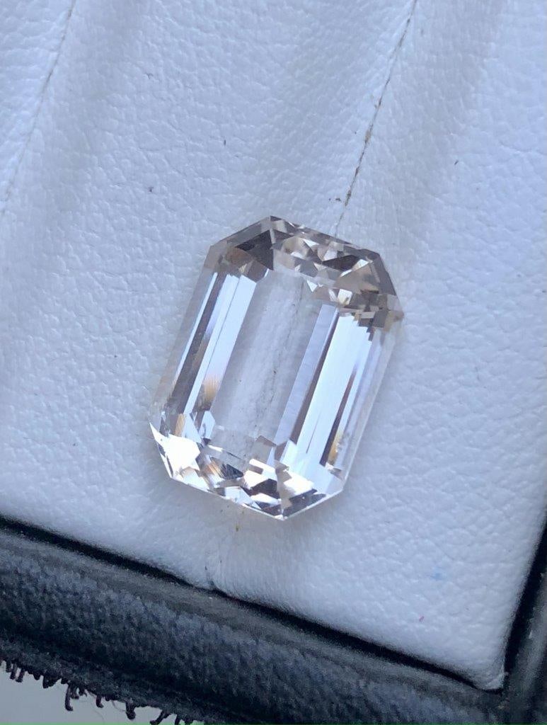 5.65 Carats Emerald Cut Natural Morganite Gemstone - 13X9X7 mm: 5.65 Carats Emerald Cut Natural Morganite Gemstone - 13X9X7 mm Shipping: