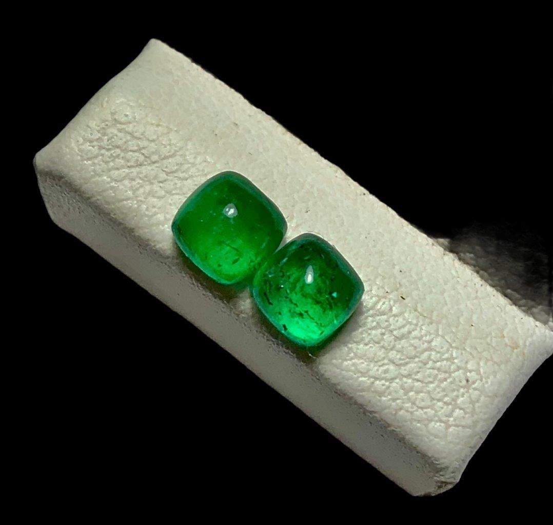 1.35 Carats Paired Emerald Cabs - 5X5X4 mm: 1.35 Carats Paired Emerald Cabs - 5X5X4 mmShipping Rate: $15.00 .shipping rates are determined by Parcel weight and destination.Combined shipping: We offer combine shipping on multiple items purchased
