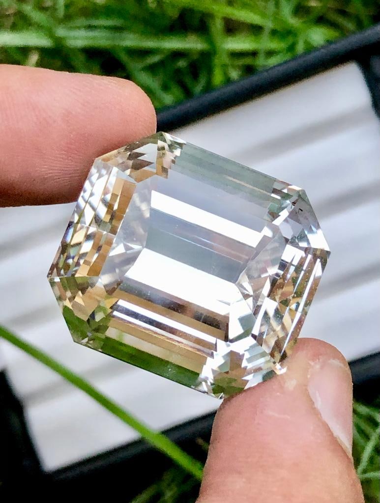 151.45 Carats STep Square Cut Natural Golden Topaz Gemstone for Collectors - 29X25X23 mm (1 of 4)