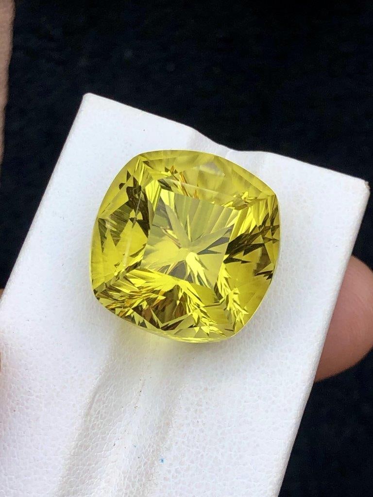 31.35 carats AAA QUALITY NATURAL LEMON QUARTZ - 19X19X16 mm (1 of 3)