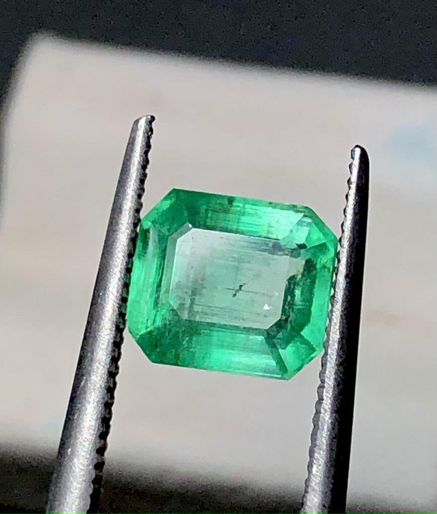 1.15 Carats Very Fine Quality Natural Emerald Gemstone - 7X6X4 mm: 1.15 Carats Very Fine Quality Natural Emerald Gemstone - 7X6X4 mm Shipping: