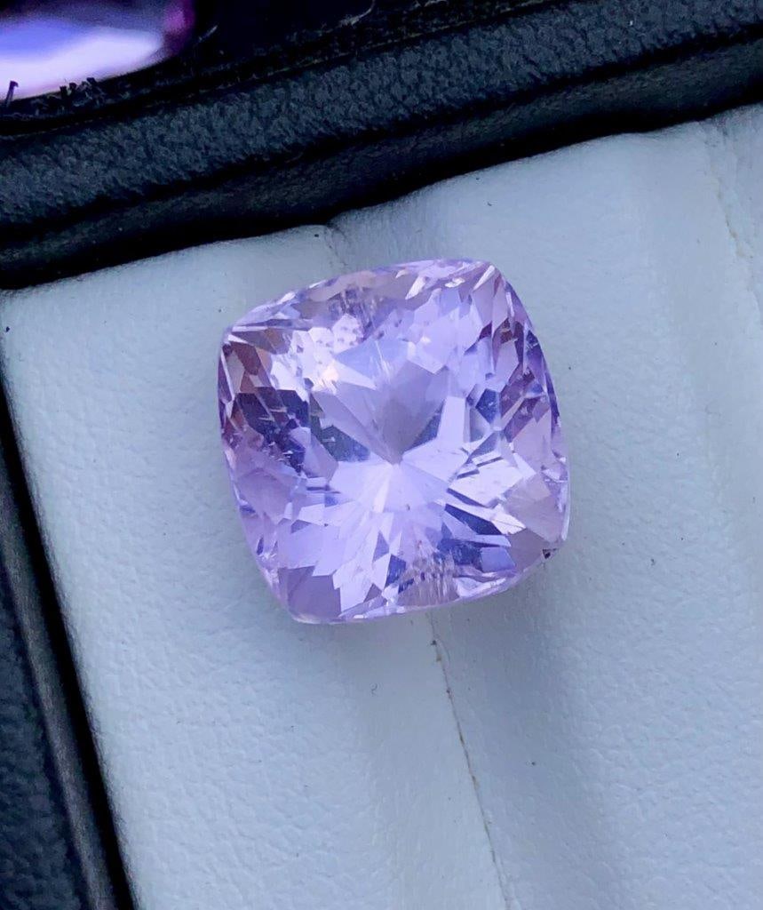 11.60 Carats Pink Kunzite Gemstone for Pendant - 13X12X11 mm (1 of 3)