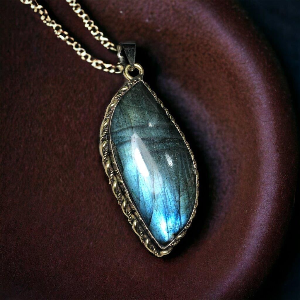 Beautiful Labradorite 925 Sterling Silver Pendant Necklace (1 of 2)