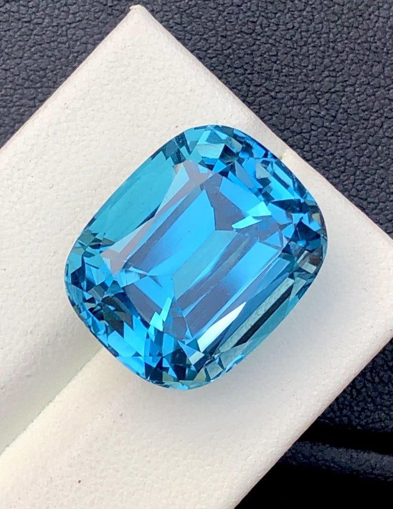 41.30 Carats AAA Quality Swiss Blue Topaz Gemstone 21X18X13 mm: 41.30 Carats AAA Quality Swiss Blue Topaz Gemstone 21X18X13 mmShipping Rate: $15.00 .shipping rates are determined by Parcel weight and destination.Combined shipping: We offer combine shipping on mult