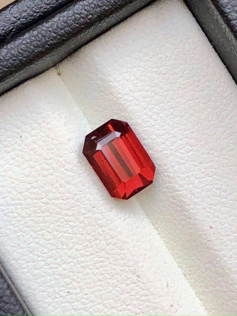 Pigeon Blood Rhodolite Garnet Gemstone - 2.65 Carats - 8.5X6X5 mm (1 of 4)