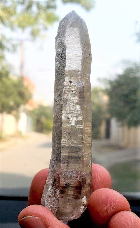 Laser Quartz Crystal Undamaged - 39 Grams: Laser Quartz Crystal Undamaged - 93X22X16 mm - 39 GramsShipping Rate: $23.00 .shipping rates are determined by Parcel weight and destination.Combined shipping: We offer combine shipping on multiple it