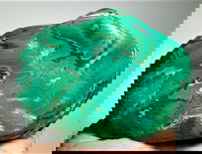 Malachite Tumble - 847 Grams: Malachite Tumble - 847 Grams - 125X91X45 mmShipping Rate: $70.00 .shipping rates are determined by Parcel weight and destination.Combined shipping: We offer combine shipping on multiple items