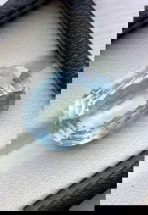 10.50 Carats Santa Maria Aquamarine Gemstone - 17X13X8 mm: 10.50 Carats Santa Maria Aquamarine Gemstone - 17X13X8 mm Shipping Rate: $15.00 .shipping rates are determined by Parcel weight and destination.Combined shipping: We offer combine shipping on multiple