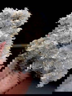 Chlorine Quartz Crystals On Matrix - 442 Grams - 170X115X44 mm: Chlorine Quartz Crystals On Matrix - 442 Grams - 170X115X44 mmShipping Rate: $45.00 .shipping rates are determined by Parcel weight and destination.Combined shipping: We offer combine shipping on mult