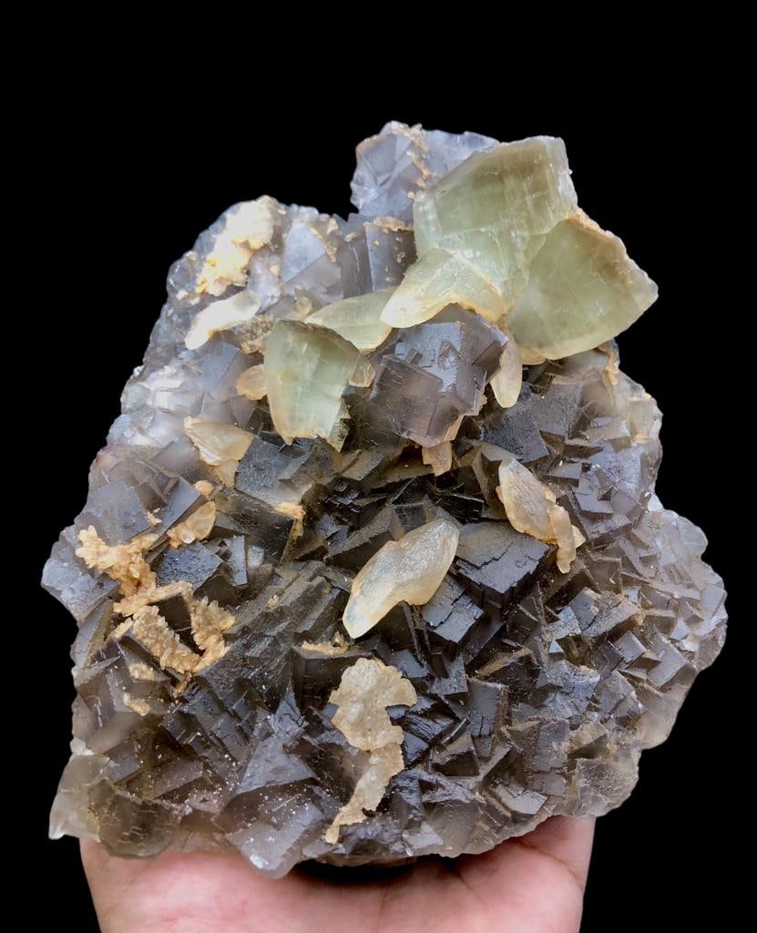 1242 Grams Very Interesting Grey Color Inter Cubic Fluorite Crystals Specimen Combined With Calcite: 1242 Grams Very Interesting Grey Color Inter Cubic Fluorite Crystals Specimen Combined With Calcite - 20X15X6 CM Shipping Rate: FREE SHIPPING .shipping rates are determined by Parcel weight and destin