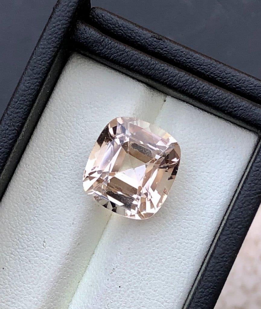 13.15 Carats Natural Golden Topaz Gemstone - 14X12X9 mm: 13.15 Carats Natural Golden Topaz Gemstone - 14X12X9 mm Shipping: