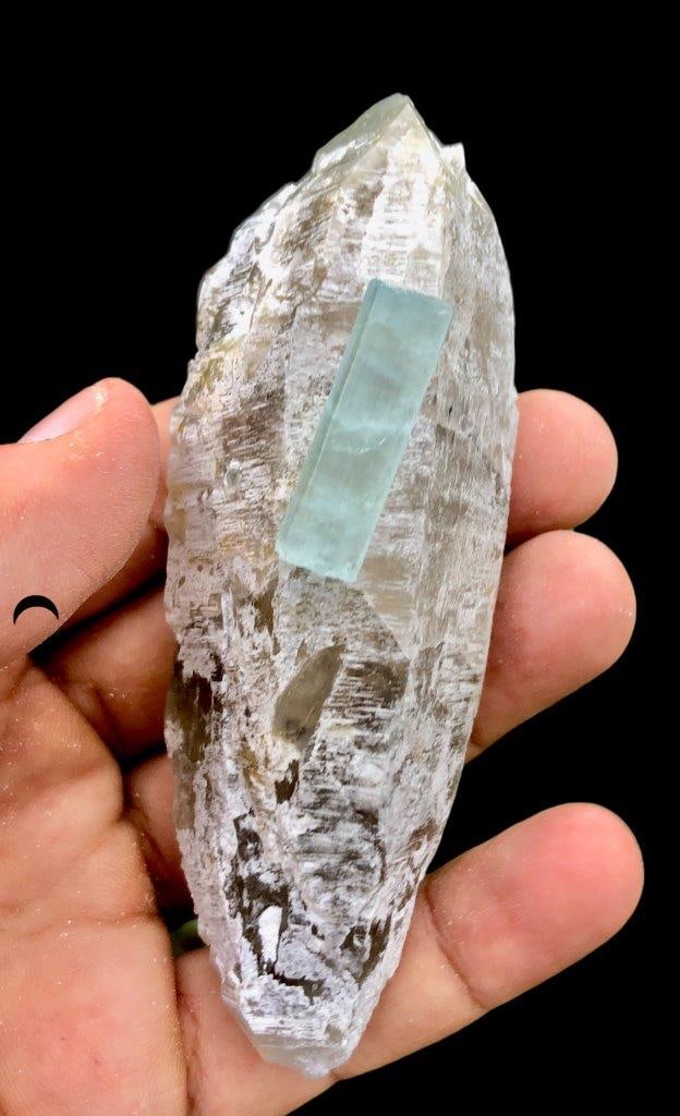 Aquamarine With Quartz Crystal Mineral Specimen - 159 Grams - 99X55X35 mm: Aquamarine With Quartz Crystal Mineral Specimen - 159 Grams - 99X55X35 mm Shipping Rate: $23.00 .shipping rates are determined by Parcel weight and destination.Combined shipping: We offer combine ship