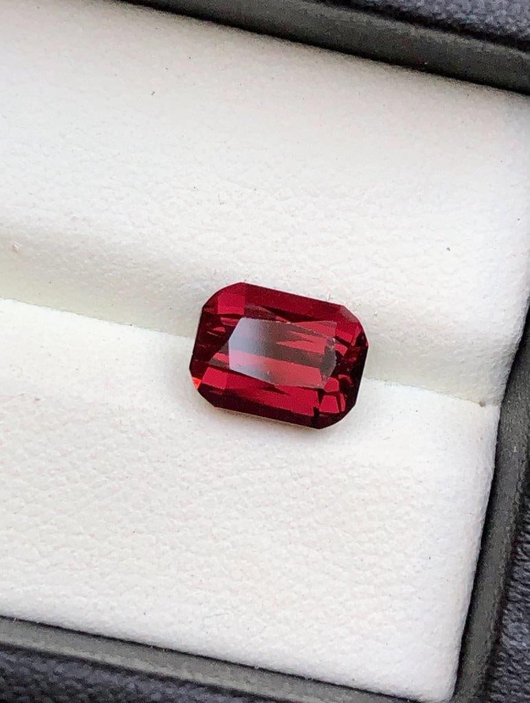 3.50 Carats Natural Rhodlite Garnet - 9X7X6 mm: 3.50 Carats Natural Rhodlite Garnet - 9X7X6 mm Shipping: