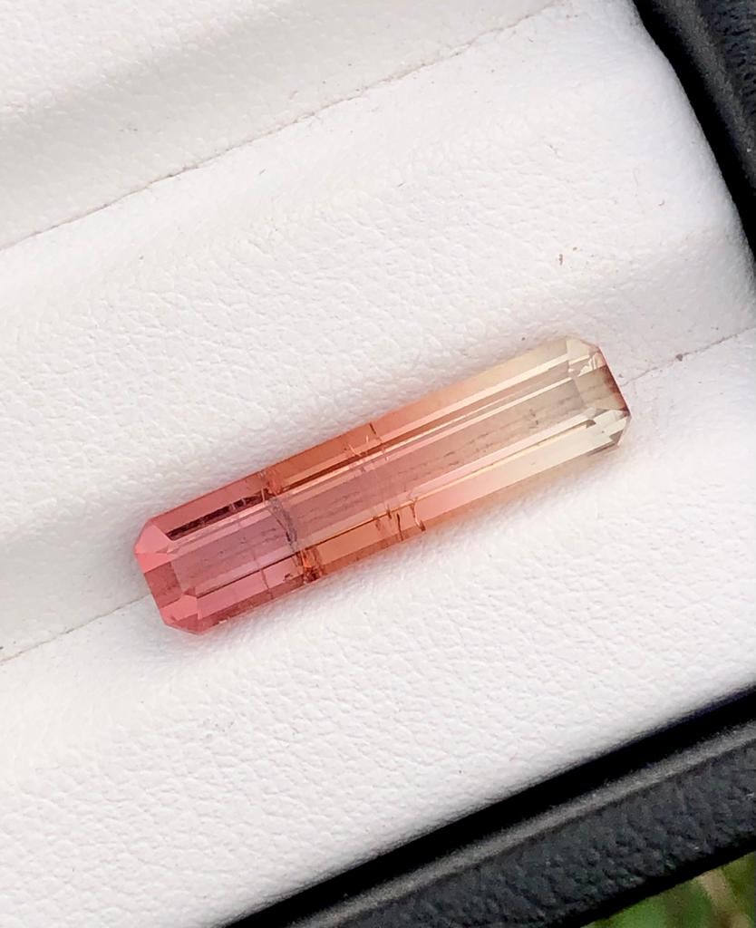 4.95 Carats Bi Color Natural Tourmaline - 21X5X5 mm: 4.95 Carats Bi Color Natural Tourmaline - 21X5X5 mm Shipping Rate: $15.00 .shipping rates are determined by Parcel weight and destination.Combined shipping: We offer combine shipping on multiple items