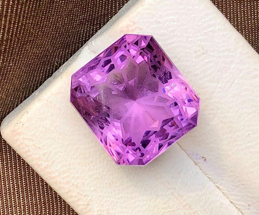 Square Flower Cut Amethyst Loose Gemstone - 26.45 Carats - 19X18X12 mm: Square Flower Cut Amethyst Loose Gemstone - 26.45 Carats - 19X18X12 mmShipping Rate: FREE SHIPPINGshipping rates are FREE WORLDWIDECombined shipping: We offer combine shipping on multiple items purcha