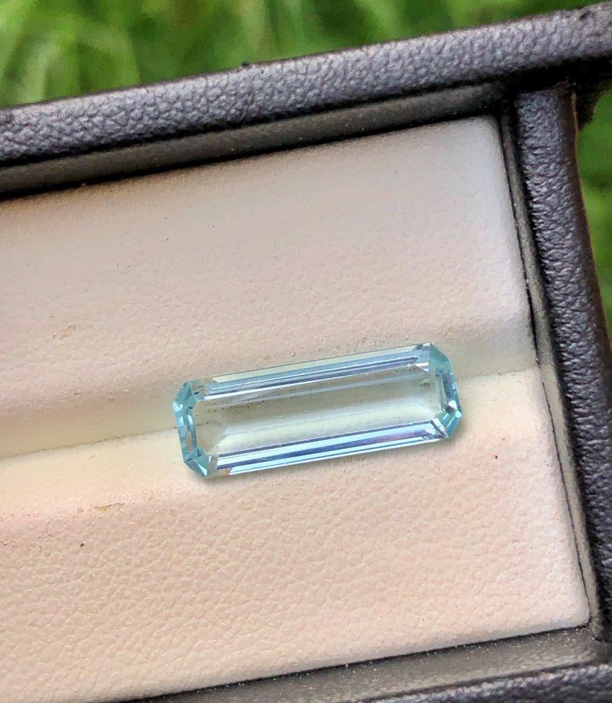 3.60 Carats Natural Santa Maria Aquamarine Gemstone - 18X7X4 mm (1 of 3)