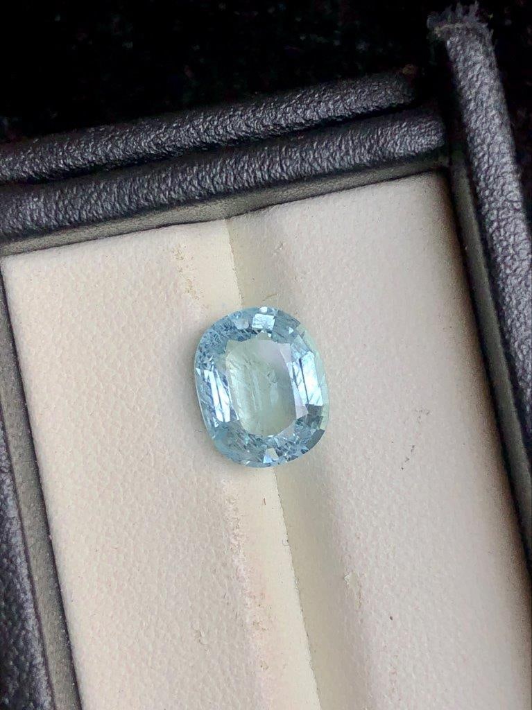 3.80 Carats Natural Aquamarine Gemstone - 12X9X6 mm (1 of 3)