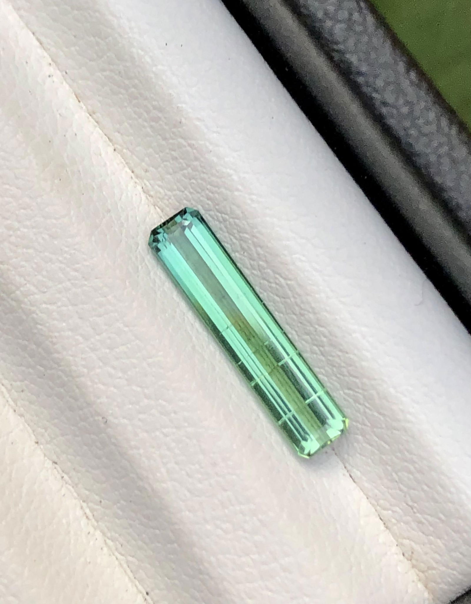 1.30 Carats Natural Tourmaline For jewelry - 15X3X3 mm: 1.30 Carats Natural Tourmaline For jewelry - 15X3X3 mm Shipping: