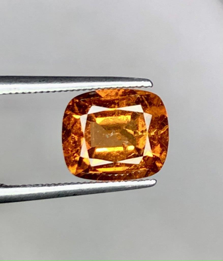 2.60 Carats Natural Hessonite Garnet Gemstone - 9X8X5 mm: 2.60 Carats Natural Hessonite Garnet Gemstone - 9X8X5 mmShipping: