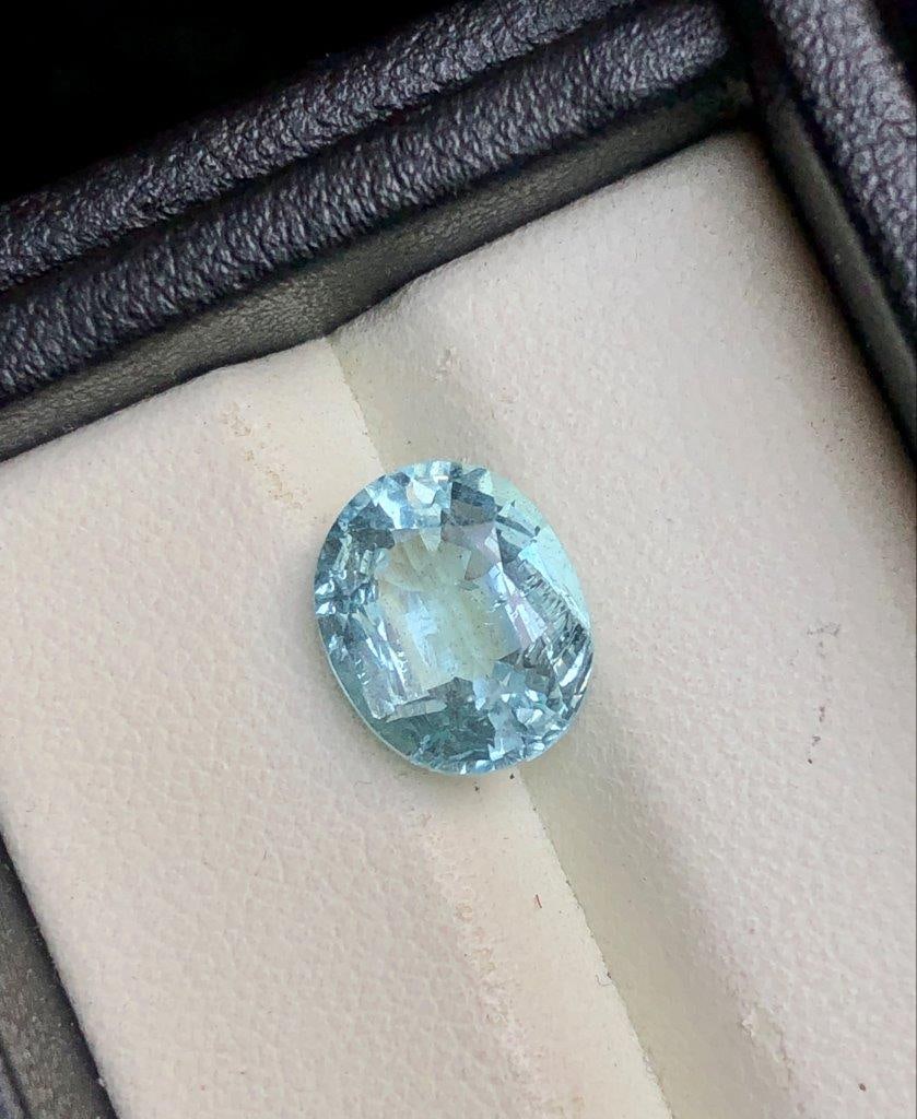 3 Carats Oval Shape Natual Aqumarine Gemstone - 11X9X6 mm: 3 Carats Oval Shape Natual Aqumarine Gemstone - 11X9X6 mm Shipping: