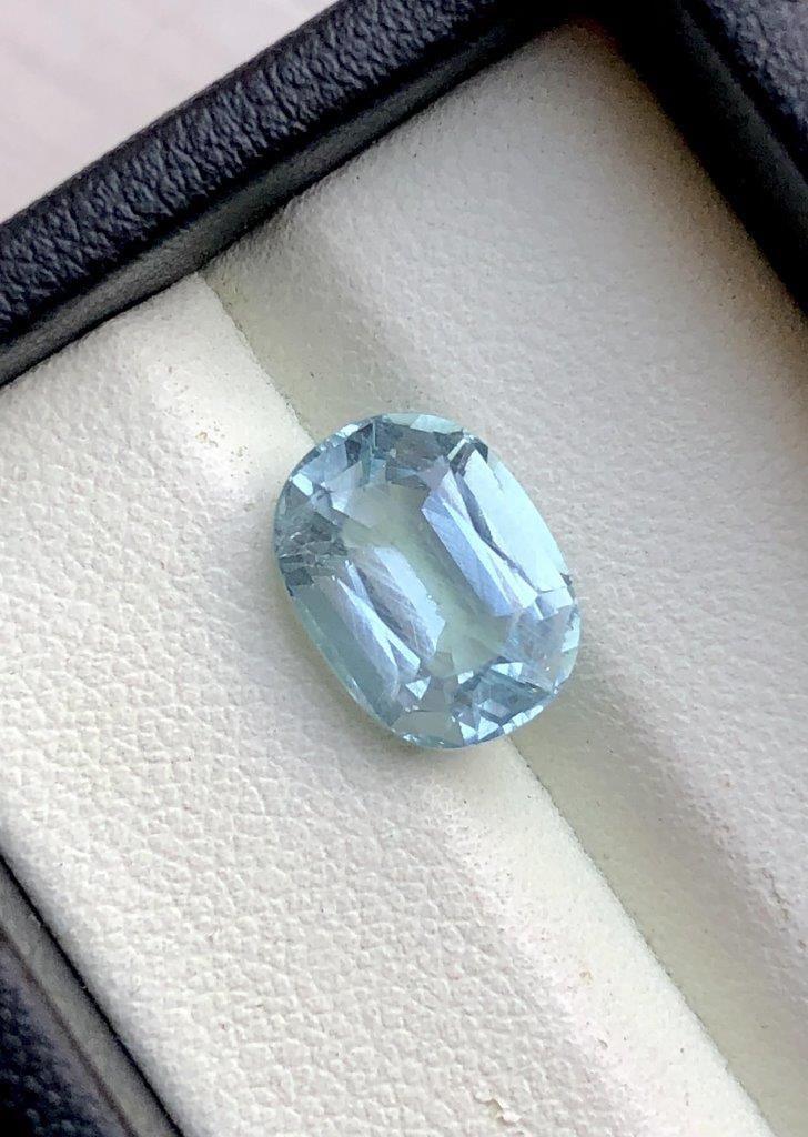 4 Carats Santa Maria Aquamarine Gemstone - 12X9X7mm: 4 Carats Santa Maria Aquamarine Gemstone - 12X9X7mm Shipping Rate: $15.00 .shipping rates are determined by Parcel weight and destination.Combined shipping: We offer combine shipping on multiple items
