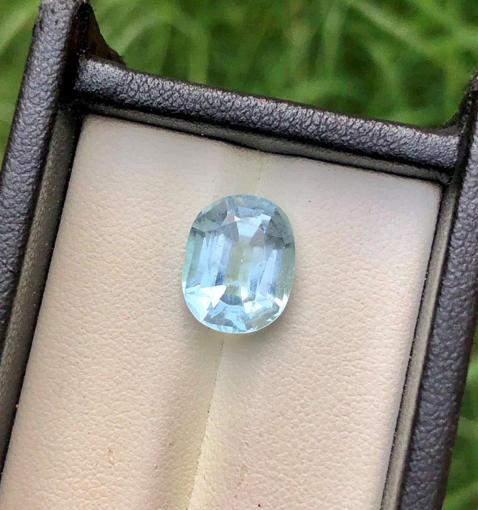 5.10 Carats Natural Santa Maria Aquamarine Gemstone - 12X10X7 mm: 5.10 Carats Natural Santa Maria Aquamarine Gemstone - 12X10X7 mm Shipping Rate: $15.00 .shipping rates are determined by Parcel weight and destination.Combined shipping: We offer combine shipping on m