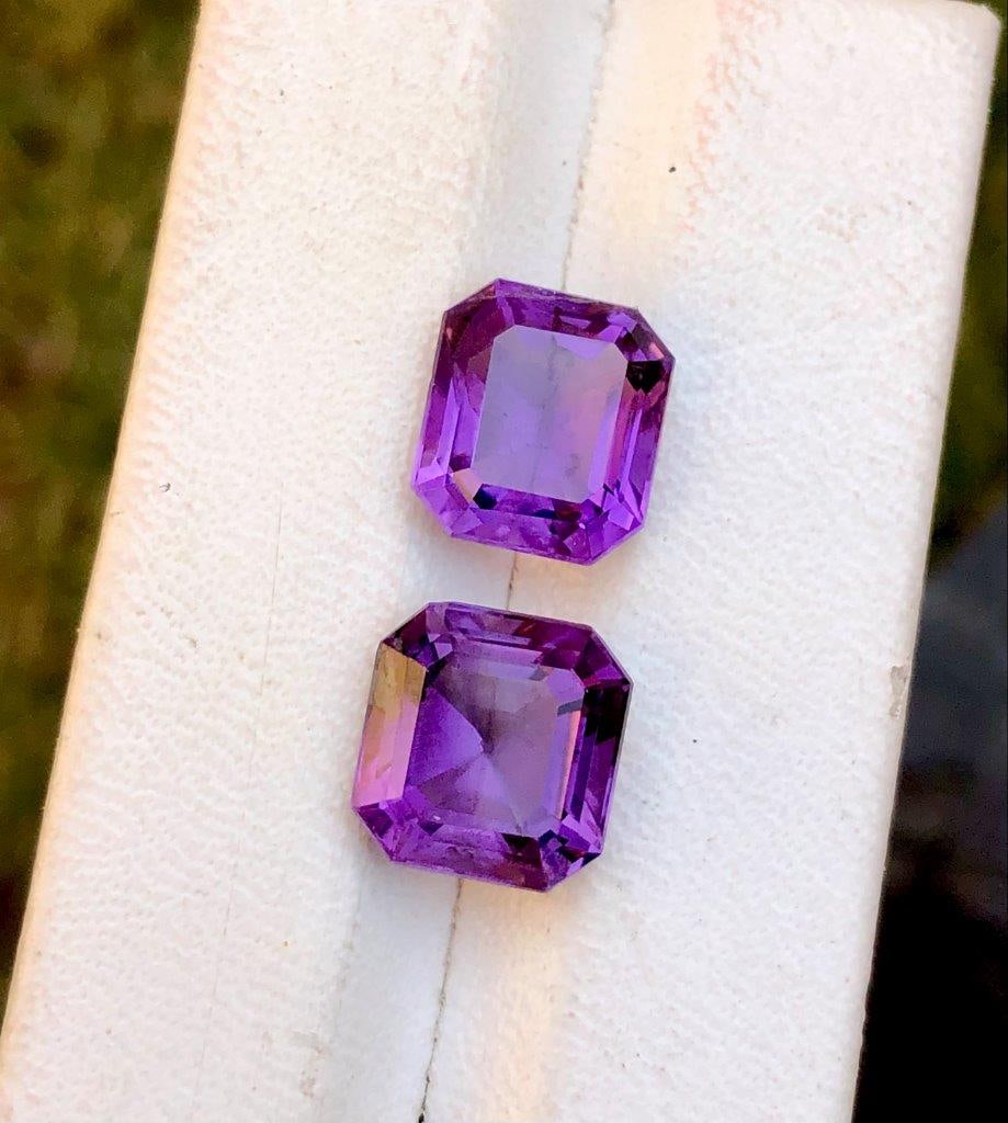 Paired Amethyst Loose Gemstone - 13.50 Carats: Paired Amethyst Loose Gemstone - 13.50 CaratsShipping Rate: $15.00 .shipping rates are determined by Parcel weight and destination.Combined shipping: We offer combine shipping on multiple items purcha