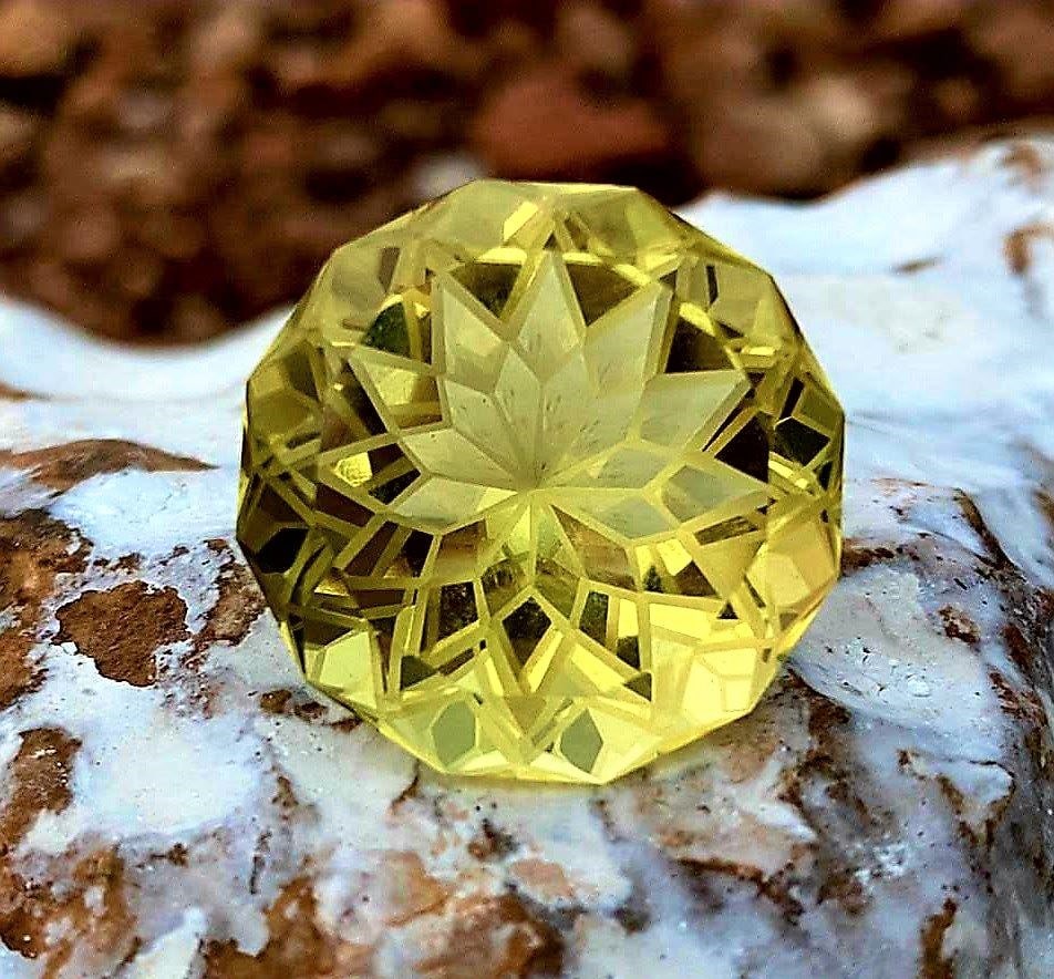 Flower Cut Citrine Quartz - 55.85 Carats: Flower Cut Citrine Quartz - 55.85 Carats - 26X26X16 mmShipping Rate: $15.00 .shipping rates are determined by Parcel weight and destination.Combined shipping: We offer combine shipping on multiple ite