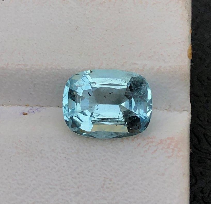 Natural Aquamrine Deep Blue - 2.20 Carats: Natural Aquamrine Deep Blue - 2.20 Carats - 10X8X5 mmShipping Rate: $15.00 .shipping rates are determined by Parcel weight and destination.Combined shipping: We offer combine shipping on multiple item
