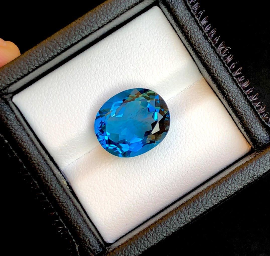 Genuine London Blue Topaz in Grade AAA - 9.15 Carats - 14X12X7 mm (1 of 4)