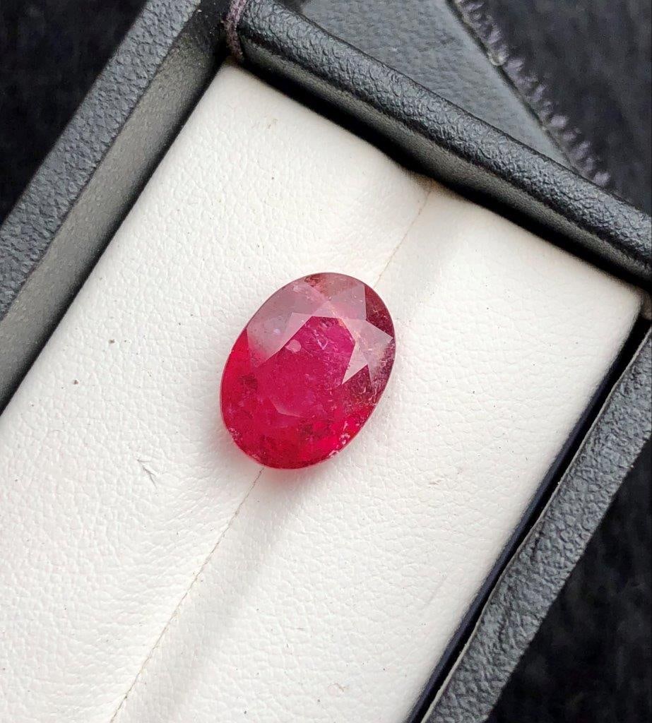 6 Carats Rubelite Tourmaline - 14X10X7 mm: 6 Carats Rubelite Tourmaline - 14X10X7 mmShipping Rate: $15.00 .shipping rates are determined by Parcel weight and destination.Combined shipping: We offer combine shipping on multiple items purchased