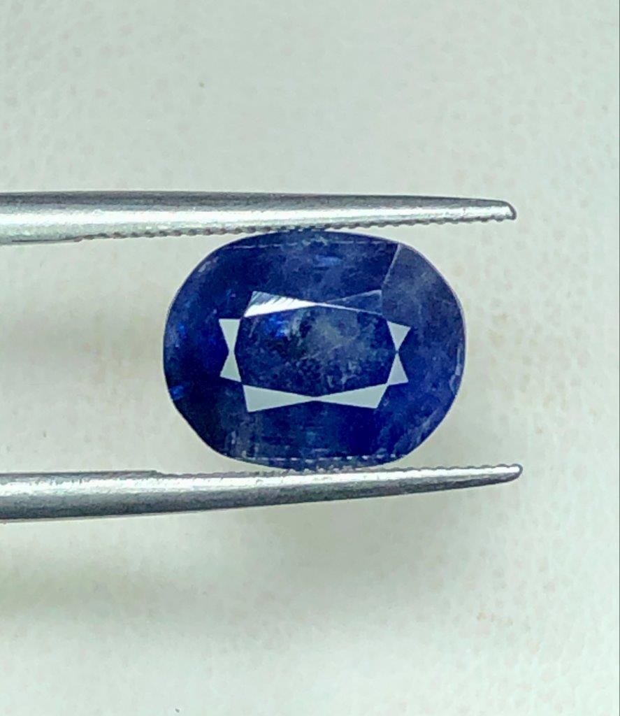 3.50 CARATS DEEP BLUE NATURAL BLUE SAPPHIRE - 10X8X5 mm (1 of 6)