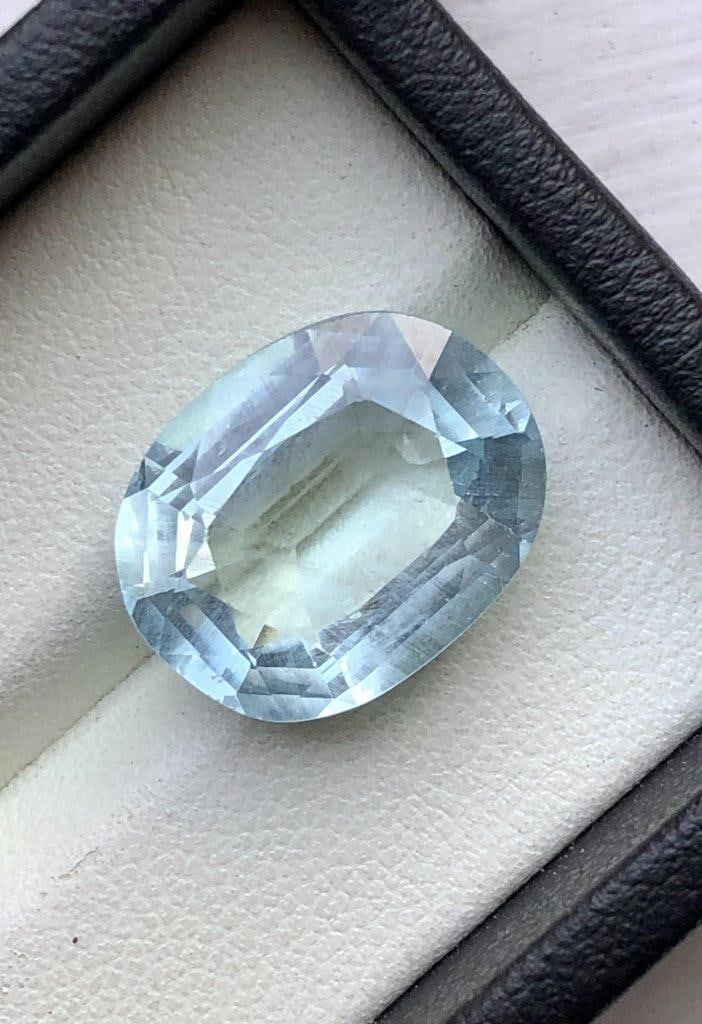 10.50 Carats Santa Maria Aquamarine Gemstone - 17X13X8 mm (1 of 3)