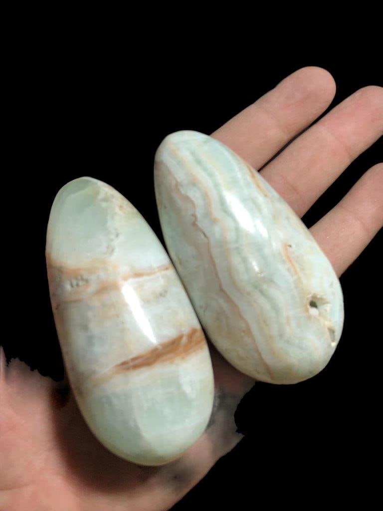 Carrabian Calcite Eggs Hand Carved Healing Stones: Carrabian Calcite Eggs Hand Carved Healing StonesShipping Rate: $23.00 .shipping rates are determined by Parcel weight and destination.Combined shipping: We offer combine shipping on multiple items pu