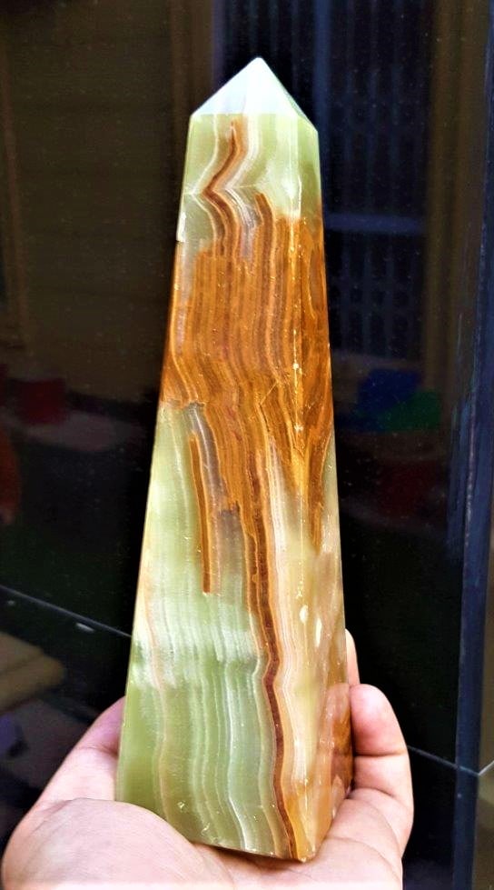 Onyx Tower Point - Polished Crystals - 1200 Grams: Onyx Tower Point - Polished Crystals - 1200 GramsShipping Rate: $65.00 .shipping rates are determined by Parcel weight and destination.Combined shipping: We offer combine shipping on multiple items pu
