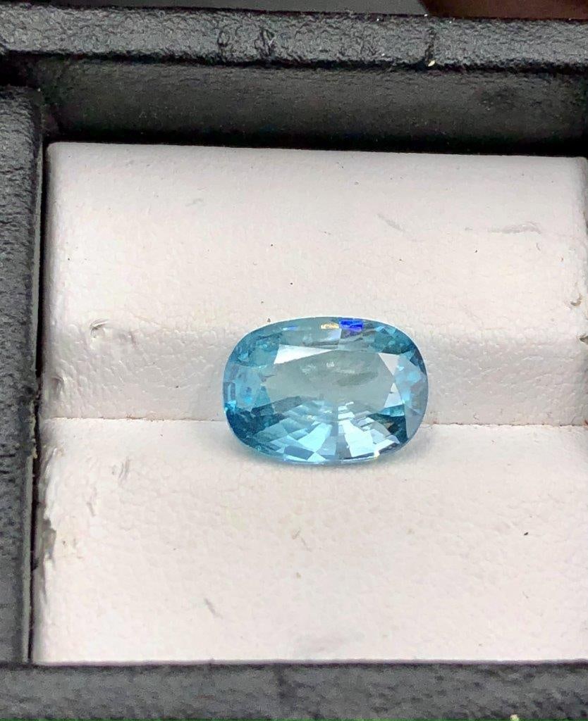 4.45 Carats Beautiful Zircon - 11X8X4 mm: 4.45 Carats Beautiful Zircon - 11X8X4 mmShipping Rate: FREE SHIPPINGshipping rates are FREE WORLDWIDECombined shipping: We offer combine shipping on multiple items purchased to reduce shipping cost.
